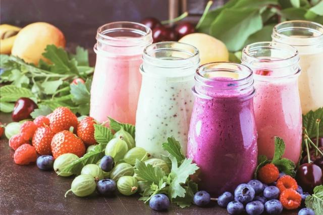 Трезвый праздник: чем заменить алкоголь на новогоднем столе