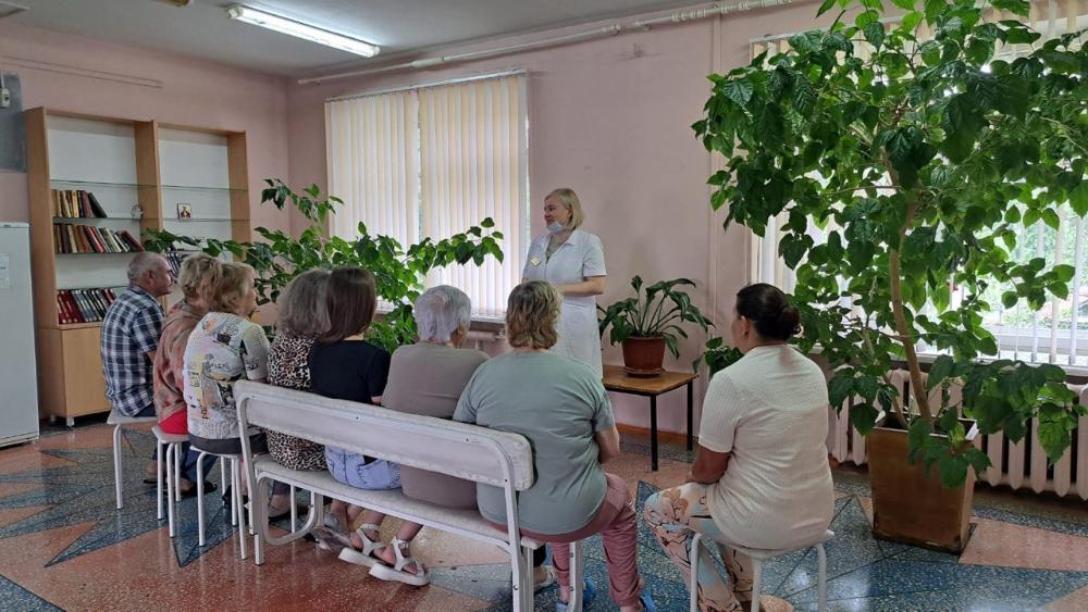 Врач-дерматовенеролог Анисимова Т.Ю. провела беседу с пациентами