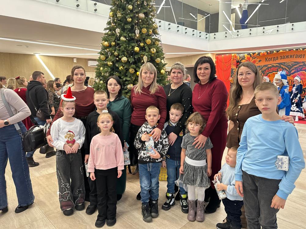 В Пензе прошла профсоюзная елка для медработников и их детей