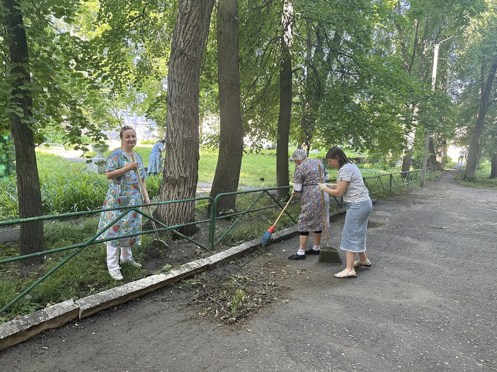 Сегодня наш коллектив традиционно вышел на плановую санитарную пятницу
