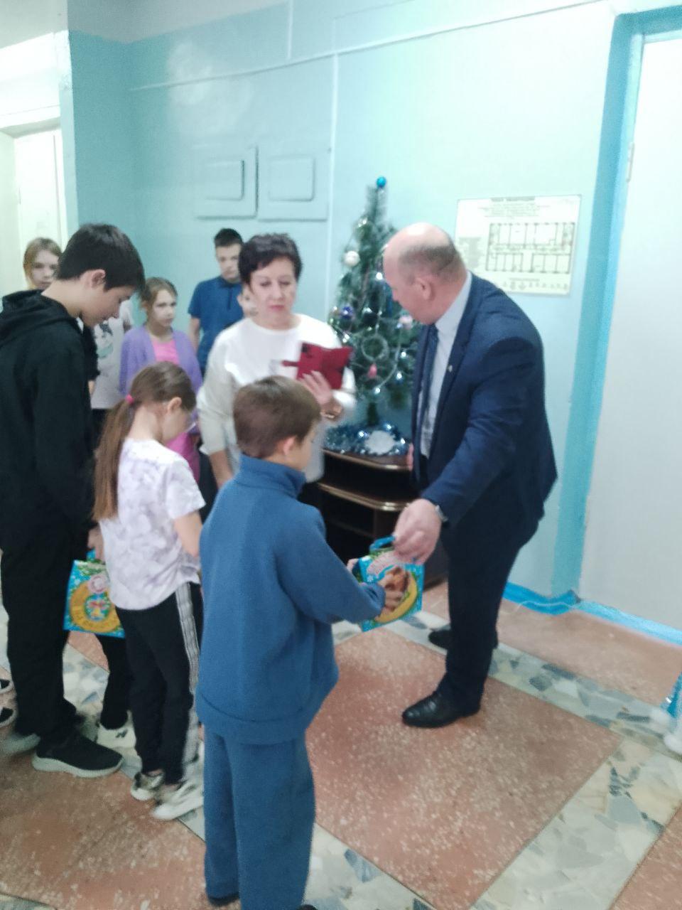 Поздравление для маленьких пациентов