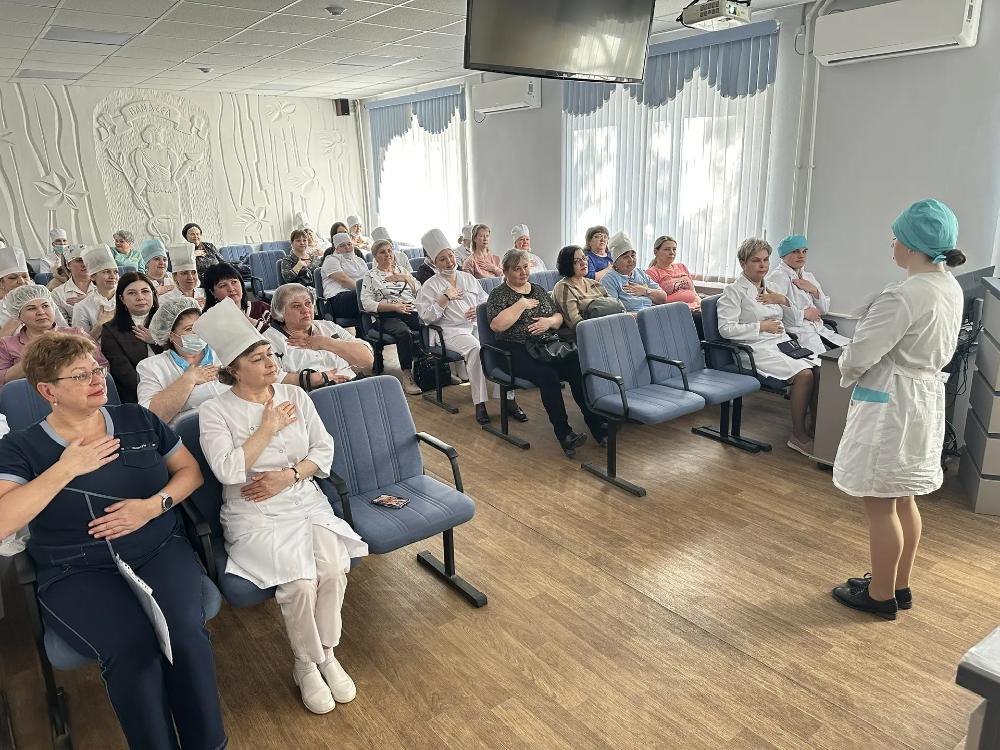 В рамках этого дня борьбы с туберкулёзом в больнице прошла конференция при участии студентовПензенского областного медицинского колледжа