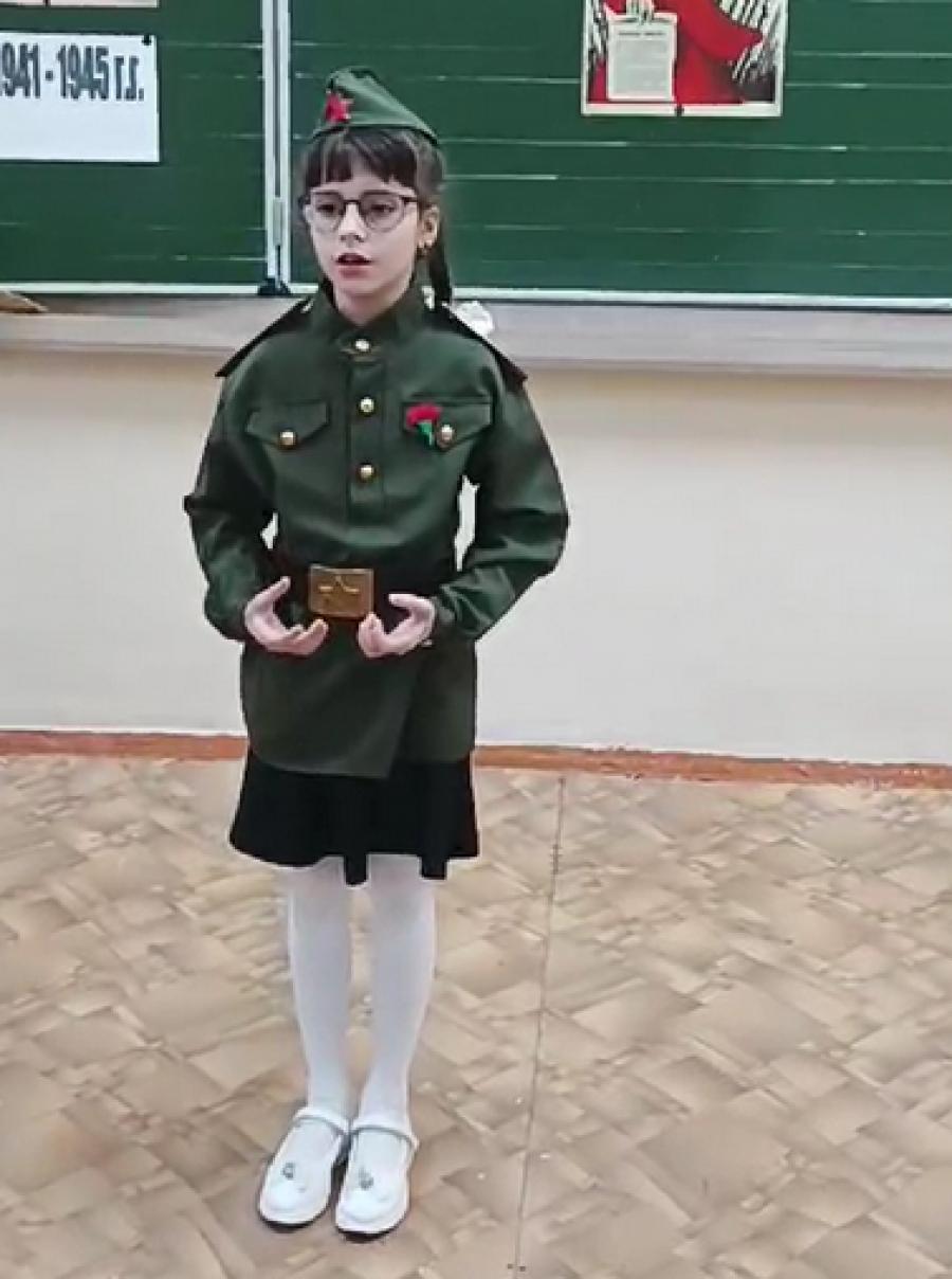 В Кузнецке состоялся Конкурс чтецов "История Победы в стихах"